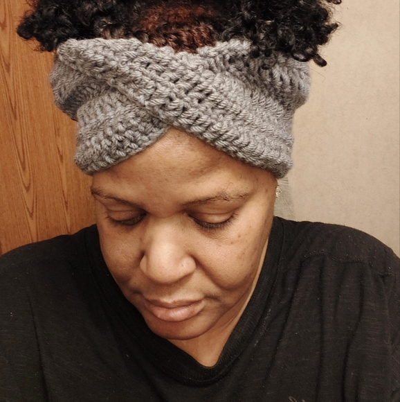 L❤️ve HANDMADE.  Earwarmers/ Headwarmers 4/$30. - Picture 9 of 9